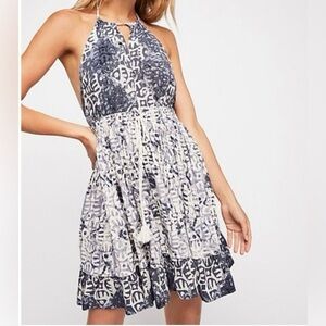 Free People Beach Days Halter Neck Blue and Ivory Dress - size XS